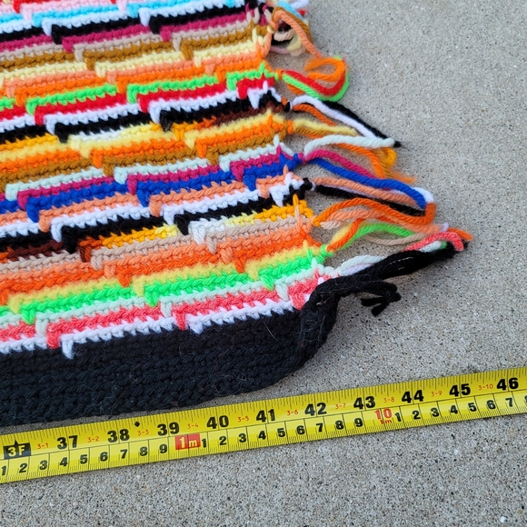 VINTAGE Rainbow Zigzag Crochet Tassel Blanket - Picture 6 of 10